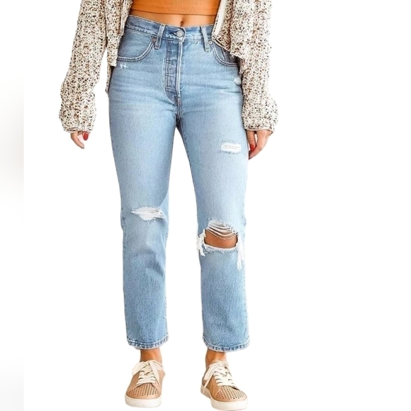 Levi's 501 Cropped Distressed Jeans - Picture 1 of 10